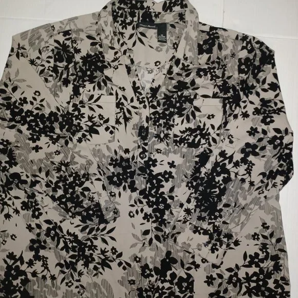 MAGGIE BARNES CONVERTIBLE SLEEVE FLORAL PRINT BUTTON DOWN SHIRT - Picture 8 of 15